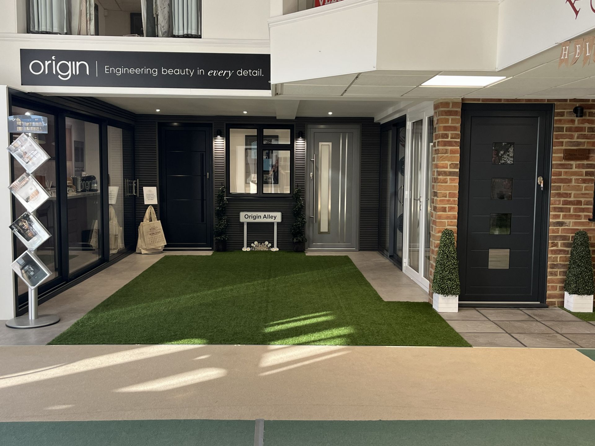 Comprehensive showroom